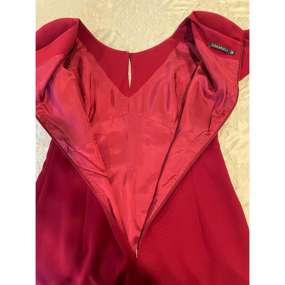 TARAHI NWOT Deep Red Long Sleeve Fitted Pencil Dress, Size 6 - Picture 9 of 16